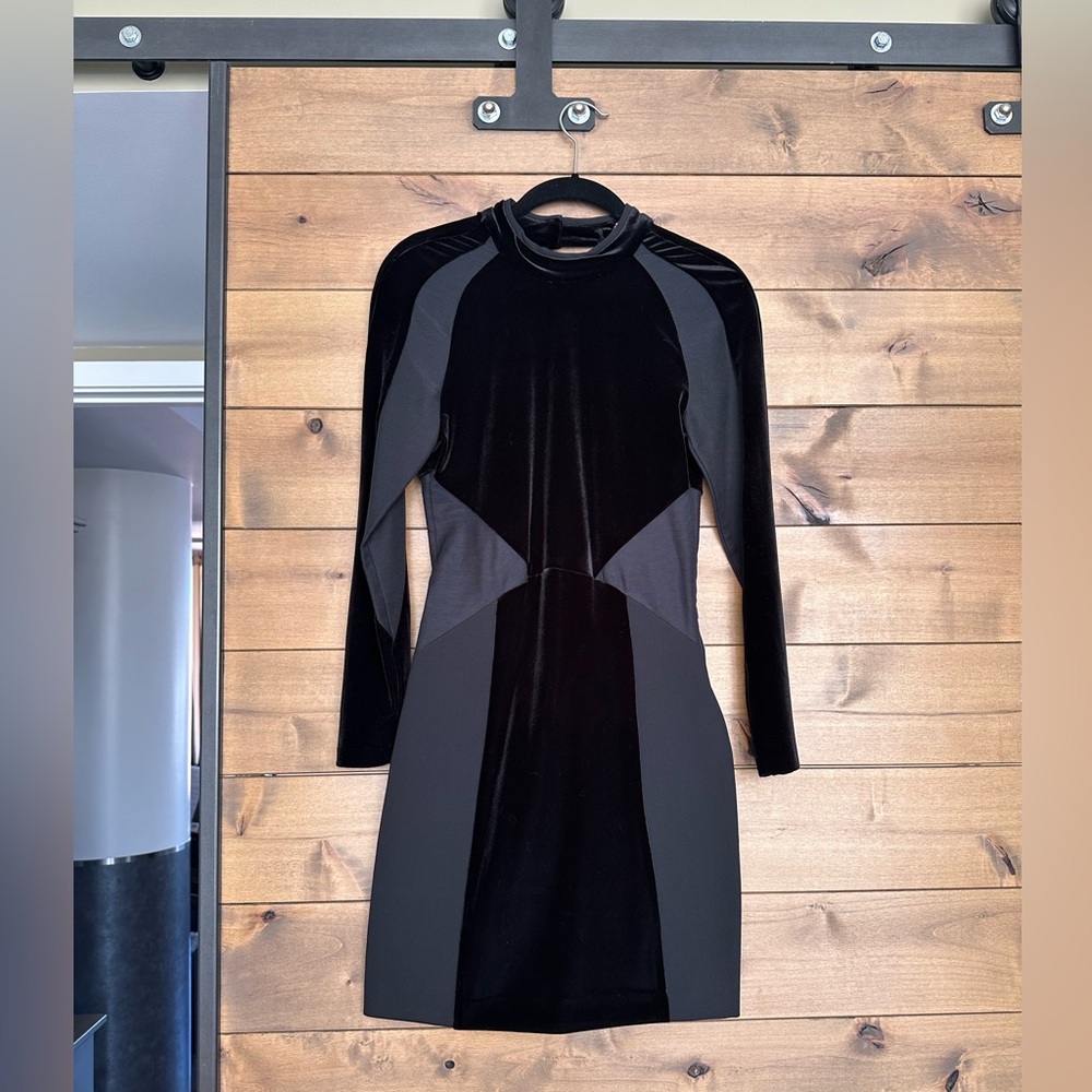 Zara NWT - Black Long-sleeved Body-con Dress (Size S)